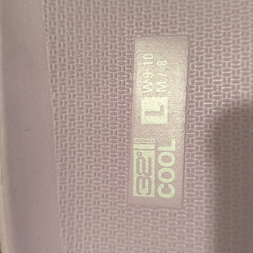 32 Degrees Lavender Slides - Picture 4 of 4